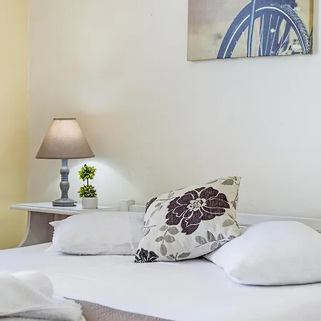 Tasoula With Sea View M4 Apartment