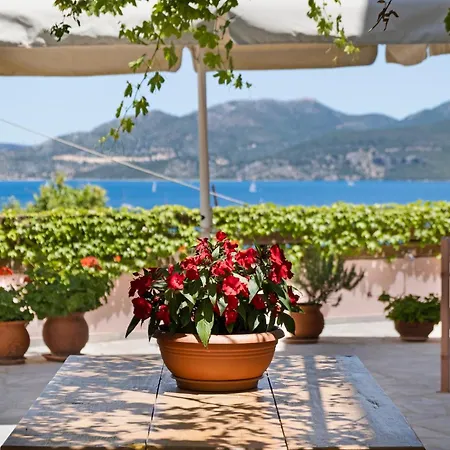 Tasoula With Sea View M4 Apartment